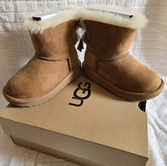 T Mini Bailey Bow II UGG 9c Chestnut Brown - Picture 9 of 12
